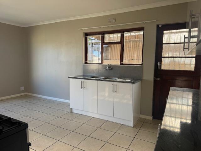 3 Bedroom Property for Sale in Wetton Western Cape
